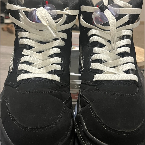 Air Jordan 5 Retro Black Metallic 2016 845035-003 size M11 - Picture 2 of 6